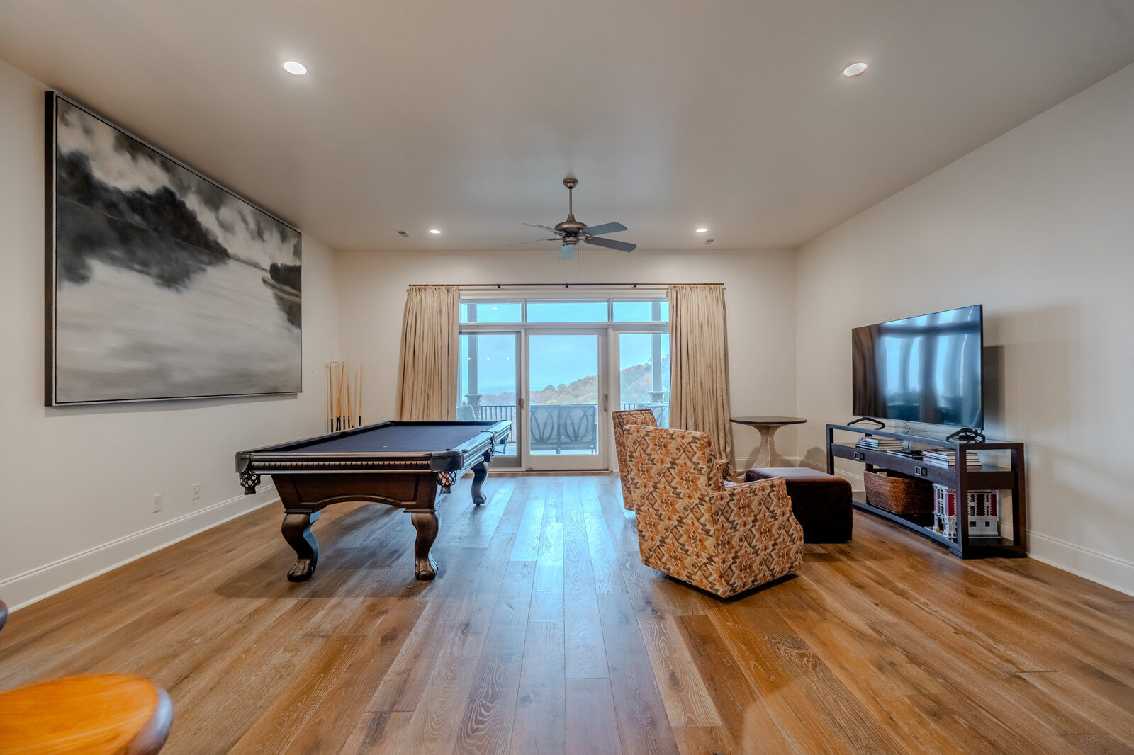 Lower-level recreation room