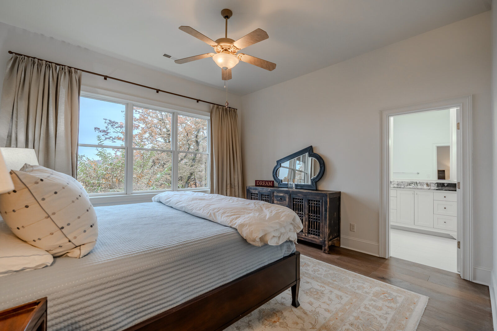 Primary suite with mountain view